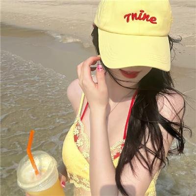 和红色中国人看电视